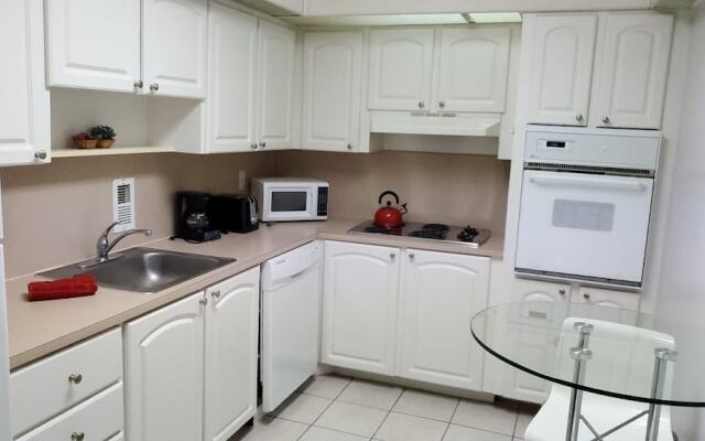 3801 Hollywood - 2Z - 1 Br Apts