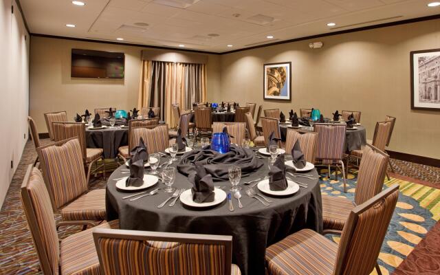 Holiday Inn Express Hotel & Suites St. Joseph by IHG