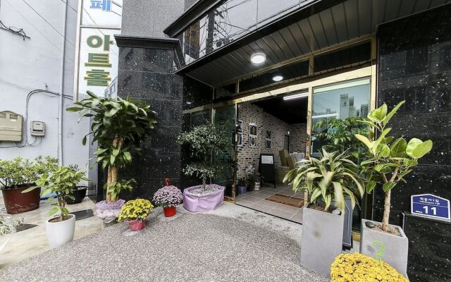 Yeosu Rainbow Self Check-in Motel