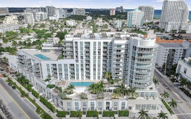 914 Tiffany House 1 Bedroom Condo by RedAwning