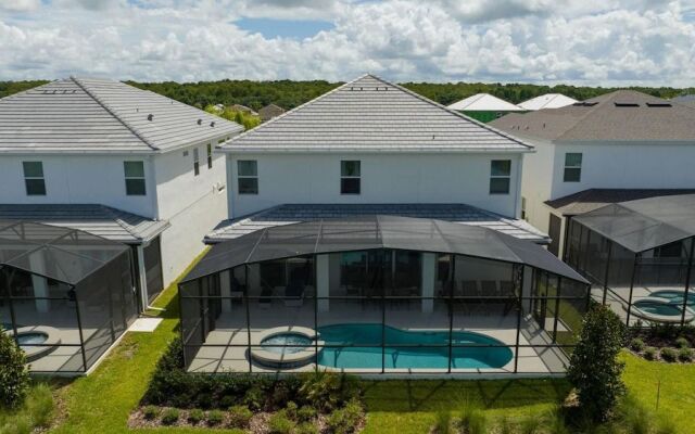 Spacious Home Near Disney