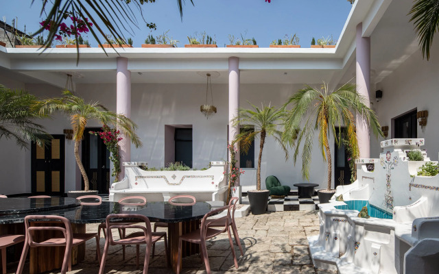 HOLT's Hotel De Mi Independencia