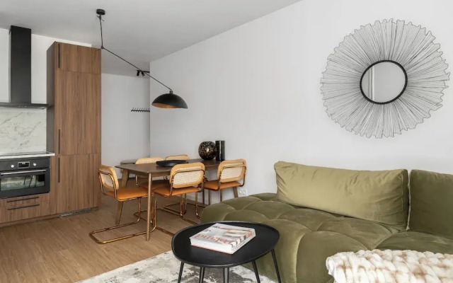 Lion Apartments -DOKI LifeStyle&FoodHall