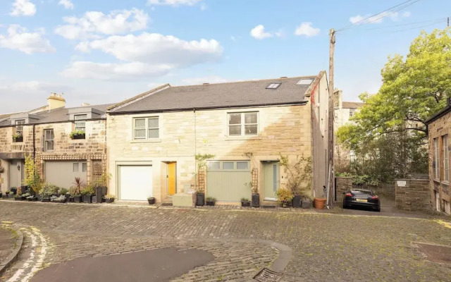 Cozy Maisonette near Edinburgh Castle