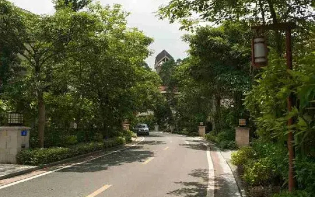 Splendid Xiangjiang Hot Spring Villa