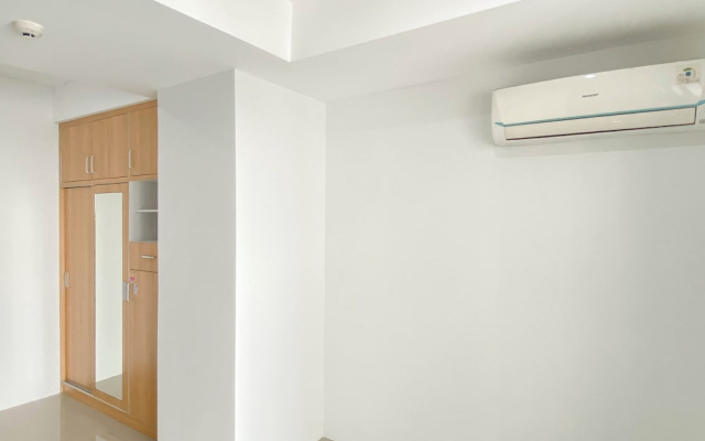 Contemporary And Restful 2Br At Apartment Anwa Residence