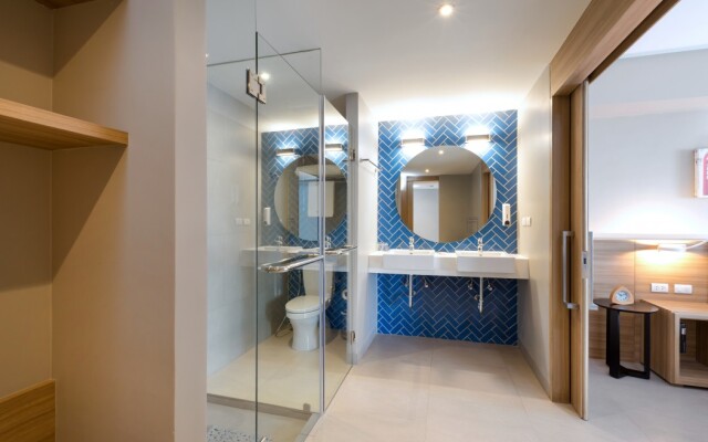 Journeyhub Phuket Patong Hotel