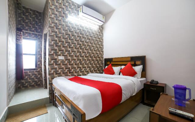 OYO 37914 Hotel Kalindi