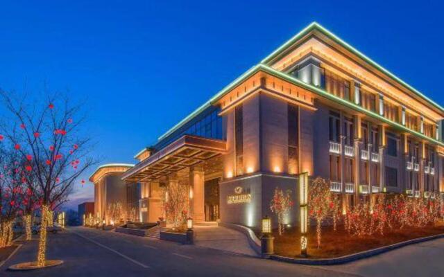 Yatai New City Hot Spring Hotel