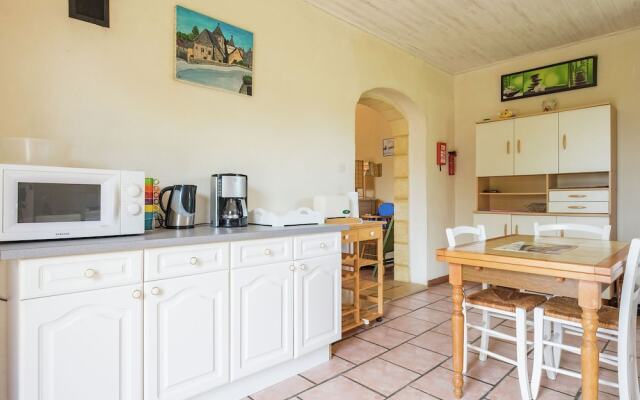 Modern Holiday Home in Marquay with a Private Swimming Pool