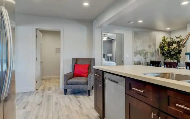 Amazing 4-bdrm W/backyard Paradise in Scottsdale!