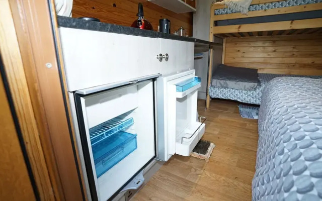 Beehive @ Westcote Glamping- Campsite