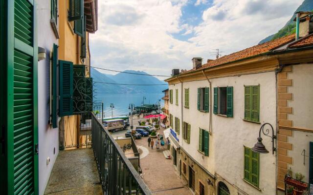 Vicolo Dei Pescatori - by MyHomeInComo