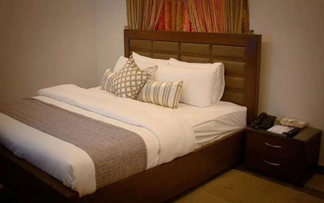 Zifan Hotel & Suites