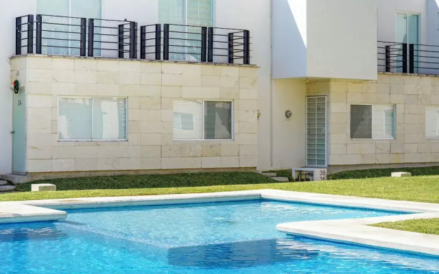 Modern House in Yautepec l Pool & Garden