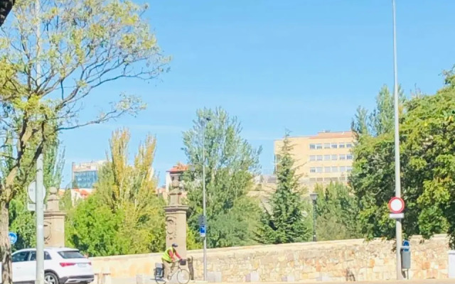 Apartamento Turistico Puente Romano P3 BAJO - B