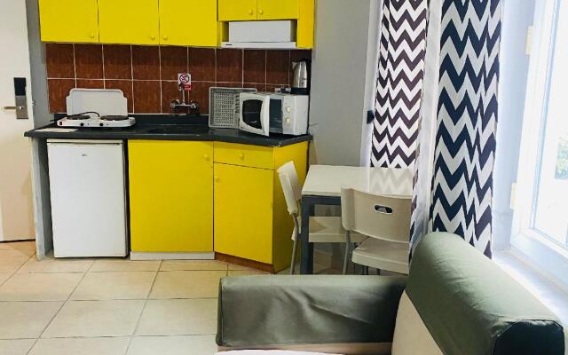 Cleopatra Icaria Apart Hotel