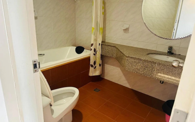 Apartments Omni Tower Direct Rooms Sukhumvit Soi 4