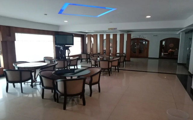 Capital O 19742 Hotel Dona Castle