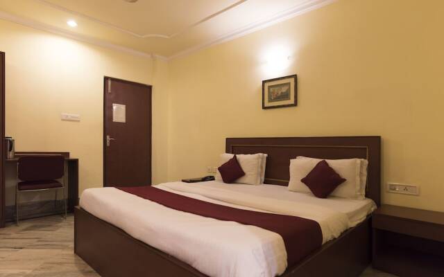 OYO 4209 Maurya Inn