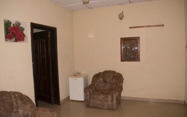 Moye Hotel Sagamu