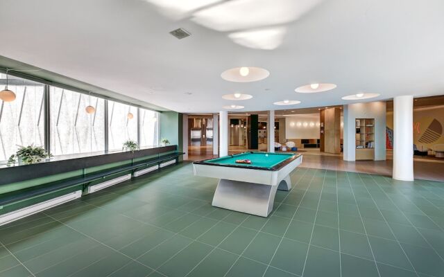 Elegant Studios and Apartments Montreal