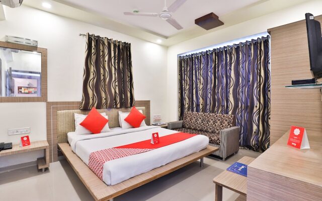 OYO Flagship 2389 Hotel The Grand Pritam