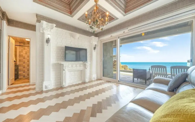 Gyeongju Blue21 Poolvilla Pension