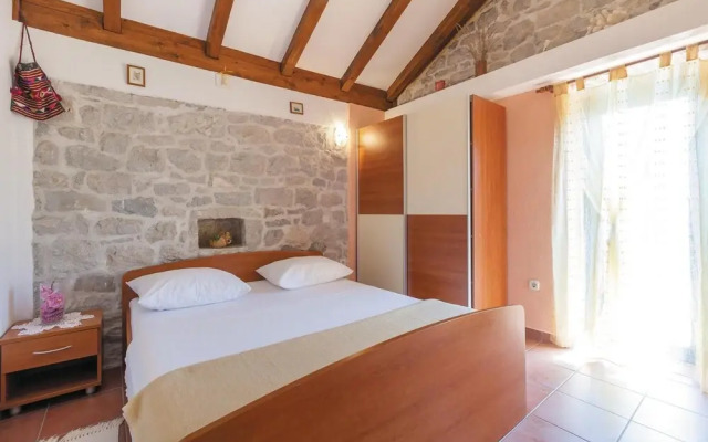 Nice Home in Ostrvica With Wifi and 5 Bedrooms