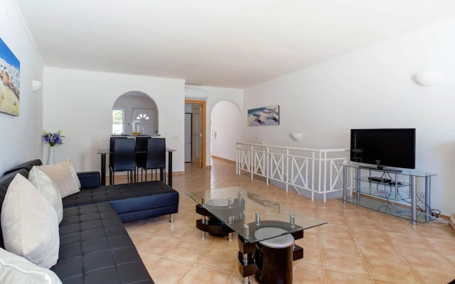 Elizabet Modern Apartment in the Heart of the Ci