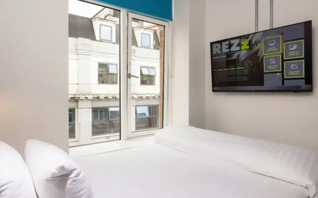 REZz Temple Bar, Dublin