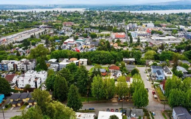 Seattle Cloud 2BR Prime Location