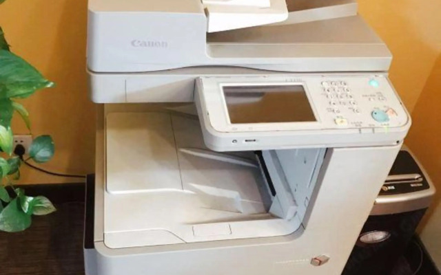 YahaoZhenxuan Hotel (ZhangJiaGang Shopping Park Branch)