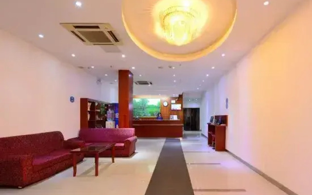 Hanting Hotel (Shanghai Lujiazui Zhangyang Road)