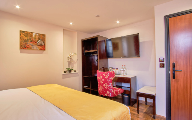 The Regent Hotel
