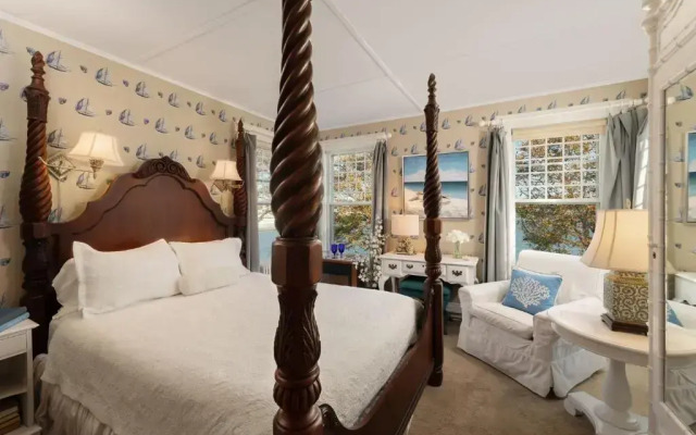 Harbor Knoll Bed & Breakfast