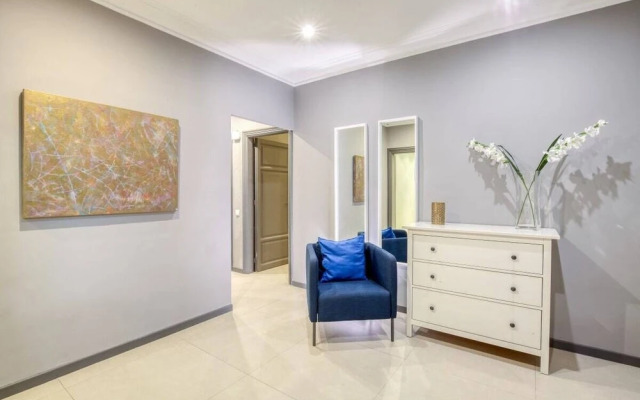 Lovely & Spacious 4 Bed, Sleeps 8 in BCN Center