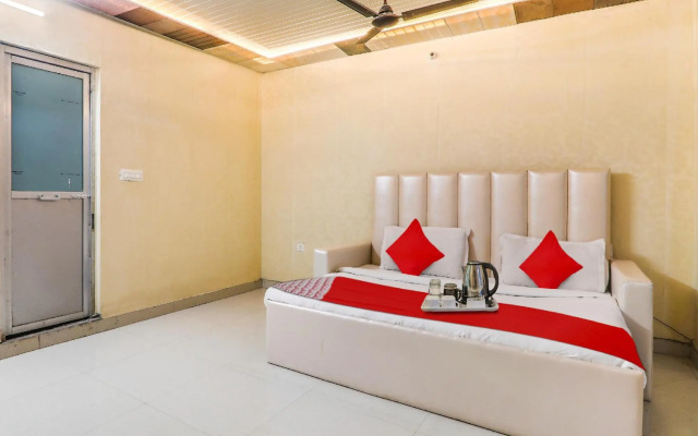 Flagship 93242 Hotel Comforties