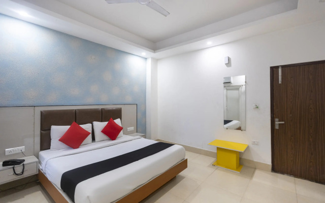 Hotel Noida Suites