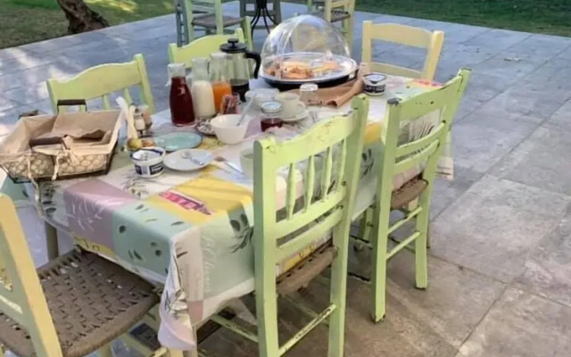 Anastasios Olive Garden Apartments