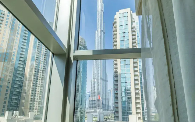 2BR w Burj Khalifa View near Dubai Mall