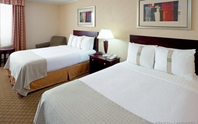 Red Roof Inn PLUS+ Newark Liberty Airport - Carteret