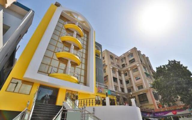 OYO 29002 Hotel Rivera Golden Crown