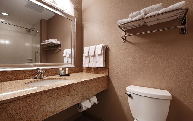 Best Western Plus Hiawatha Hotel