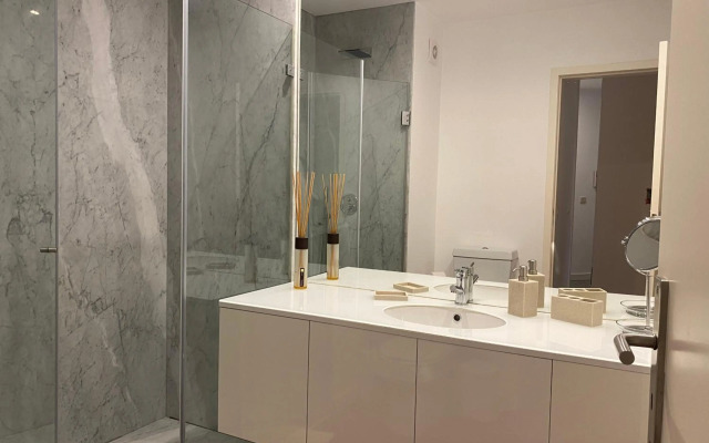 Beach Front with Rooftop