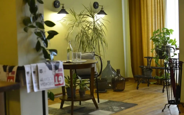 Hotel 27