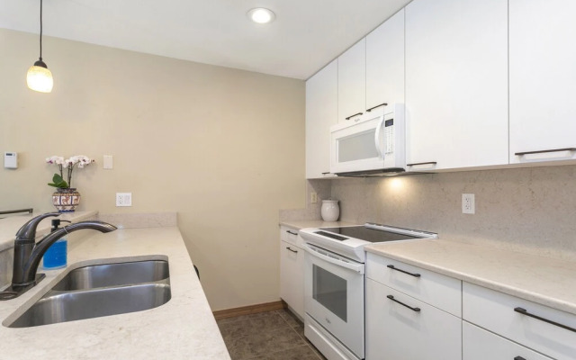 470 Homestead Unit 13 2 Bedroom Townhouse