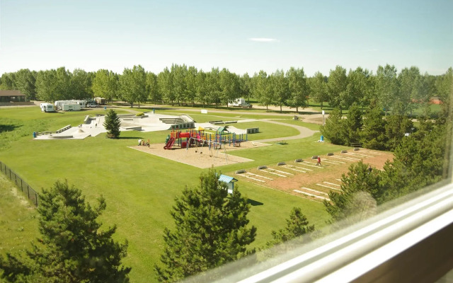 Best Western Plus Lacombe Inn & Suites