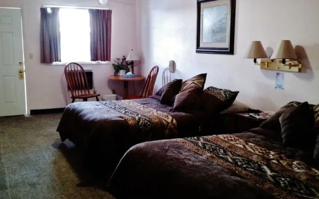Going To The Sun Inn And Suites