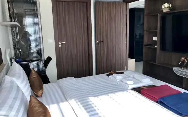 Luxury Apartments in Grand Avenue